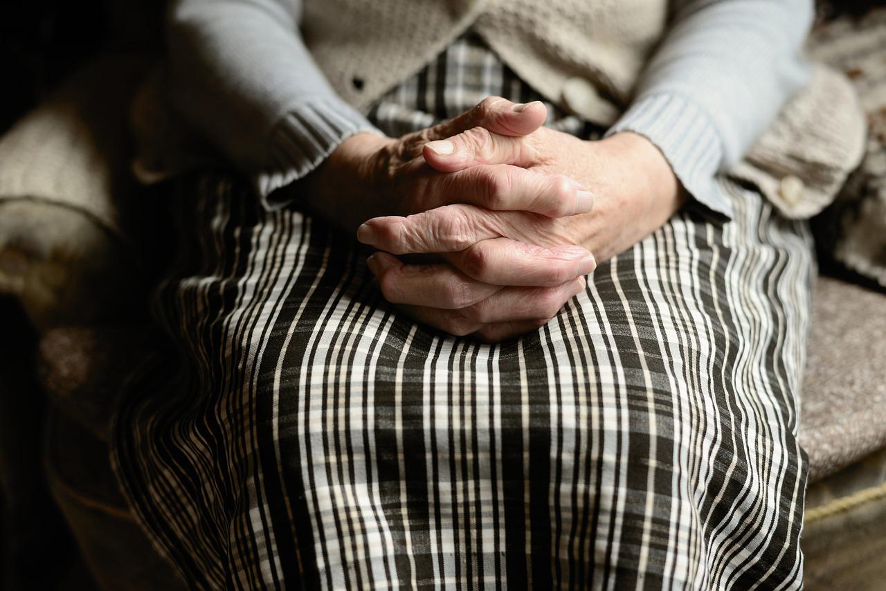 Evalúan trasladar a reconocida abuelita de Penco a un hogar: Municipio aseguró que recibe ayuda desde 2021