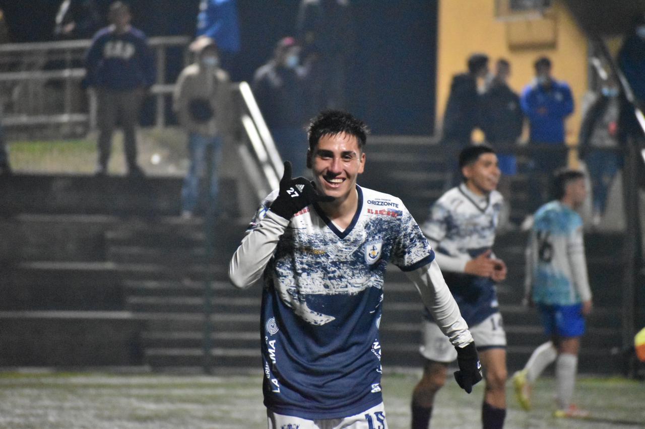 La noche soñada de Ignacio Flores en la ofensiva de Naval