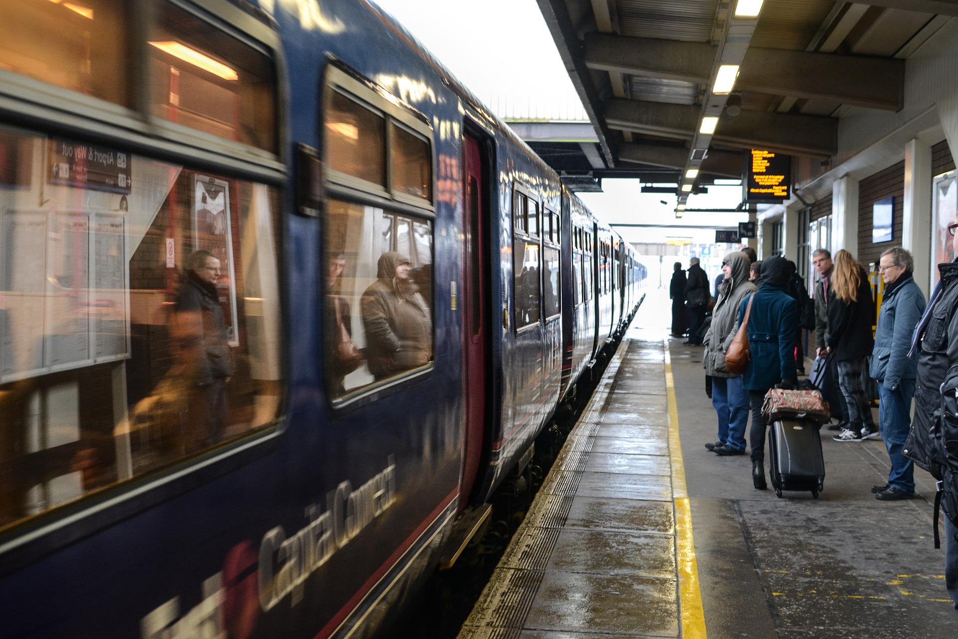 Nuevos trenes conectarán Santiago y Chillán en 4 horas