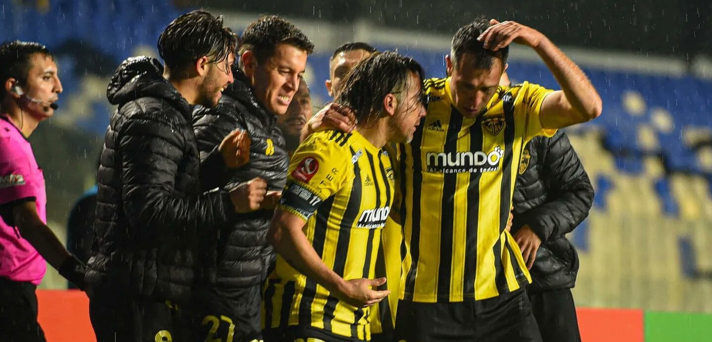 Fernández Vial necesita seguir escalando para tener tranquilidad en la Primera B