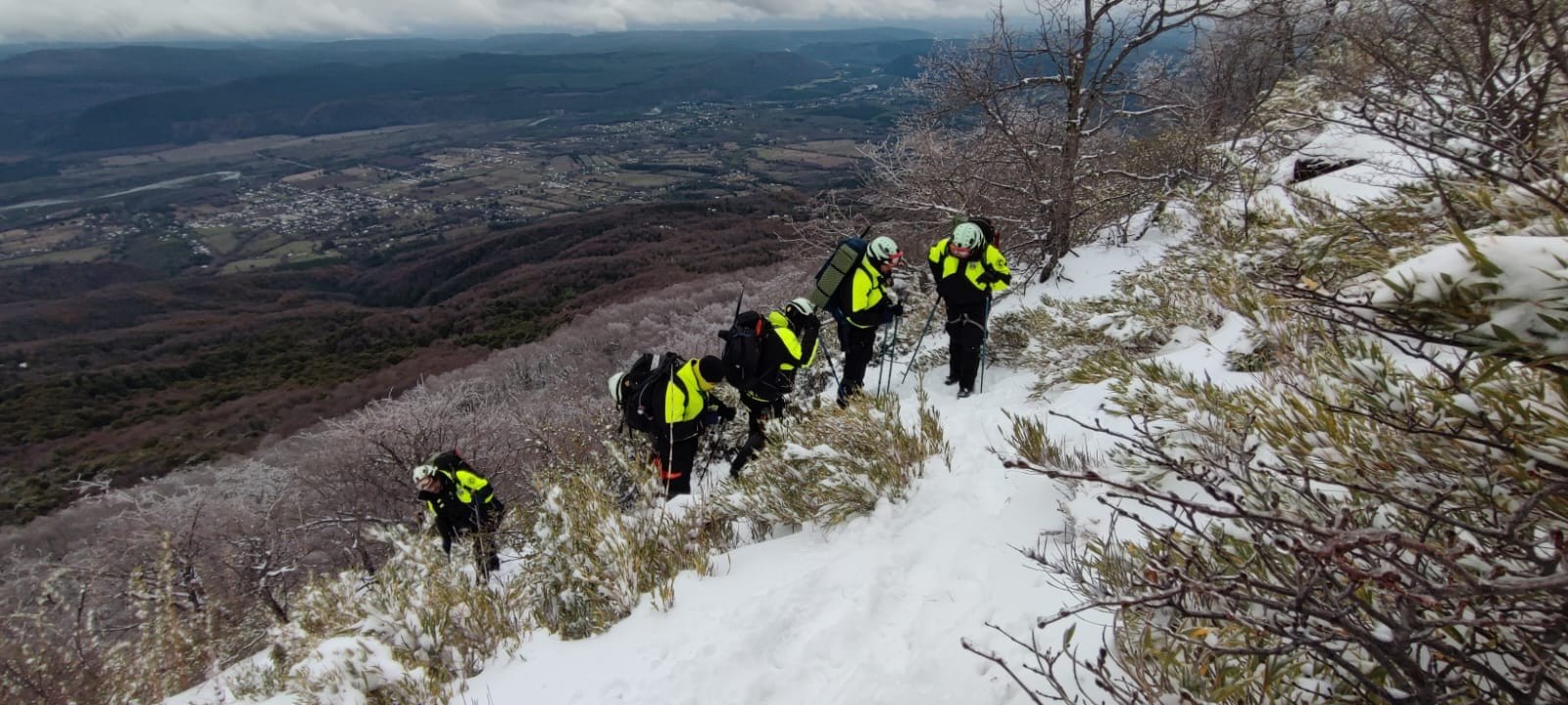 Sin éxito sigue búsqueda de estudiante penquista extraviado en la cordillera en San Fabián