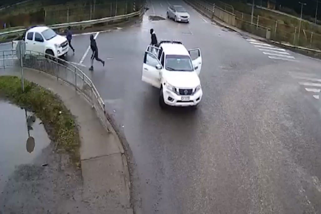 Trabajadora de Arauco sufrió encerrona de encapuchados armados en la Ruta 160