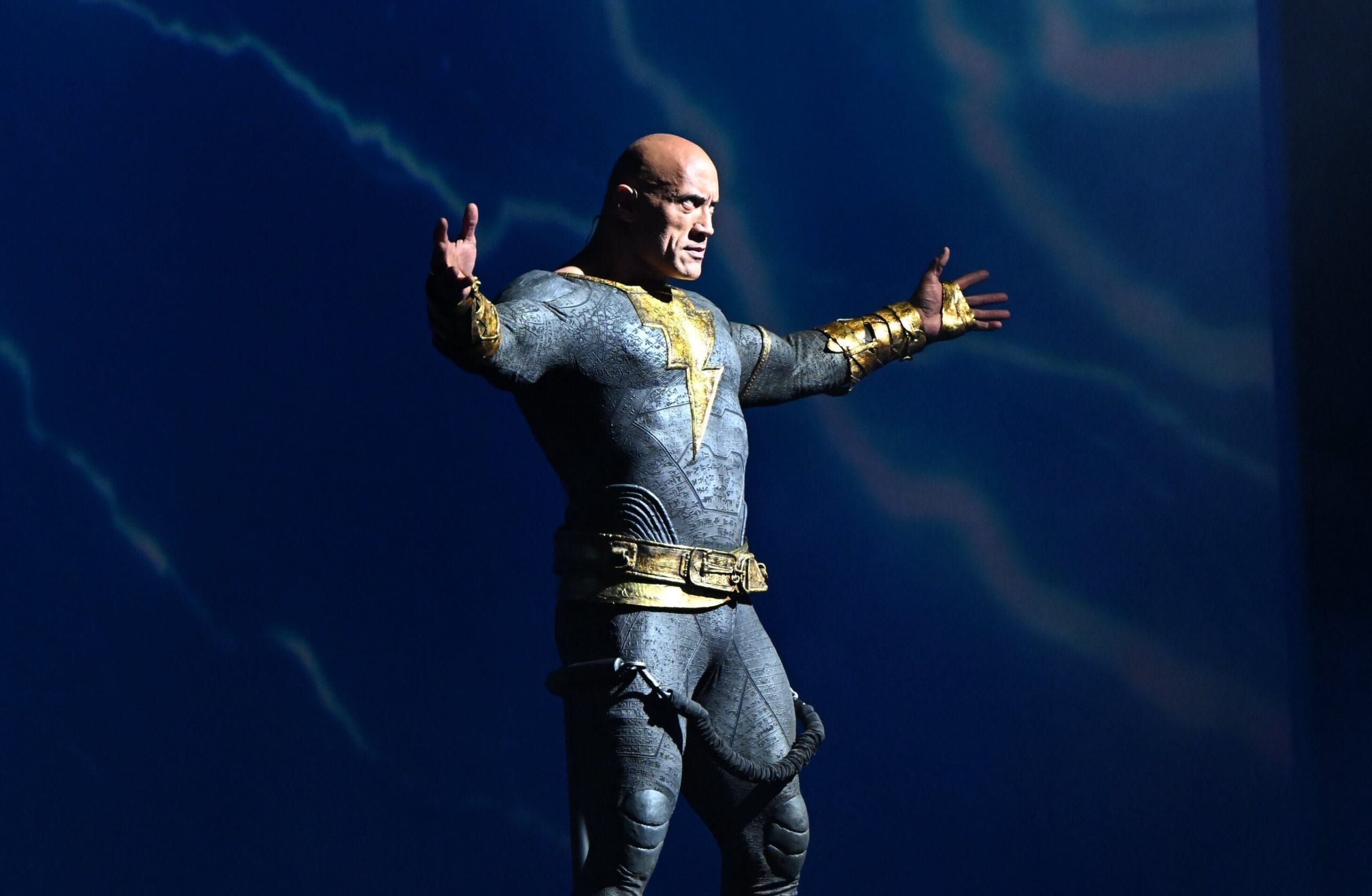 La espectacular entrada de The Rock en la Comic-Con tras presentar el tráiler de Black Adam