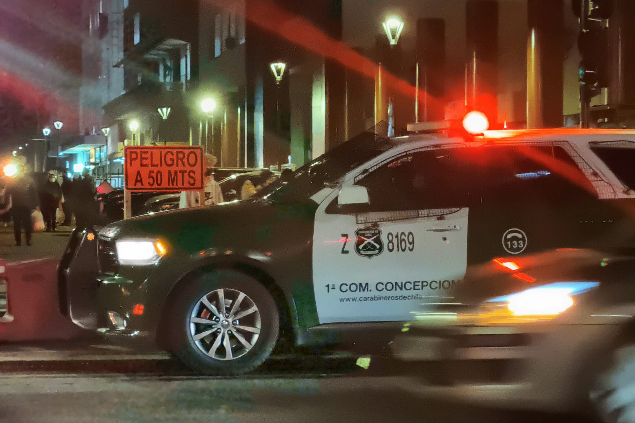 Disparos en centro de Concepción: Sujetos salían de “cafés con piernas” e intentaron atropellar a Carabineros