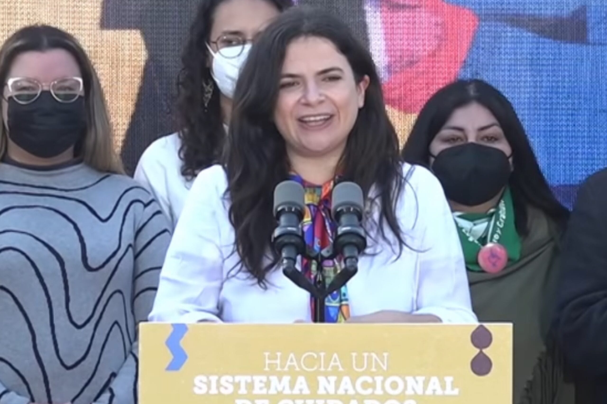 Apoyará a mujeres cuidadoras: Ministra Orellana anunció cambio en Registro Social de Hogares