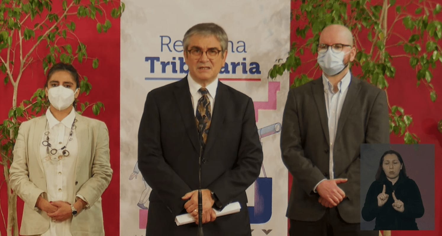 Gran parte de la recaudación de la Reforma Tributaria llegará a las regiones según ministro de Hacienda