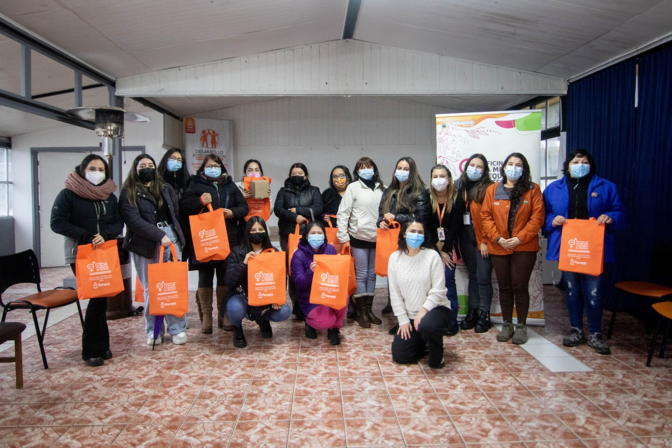 Entregan artículos de salud íntima para la menstruación en Chiguayante