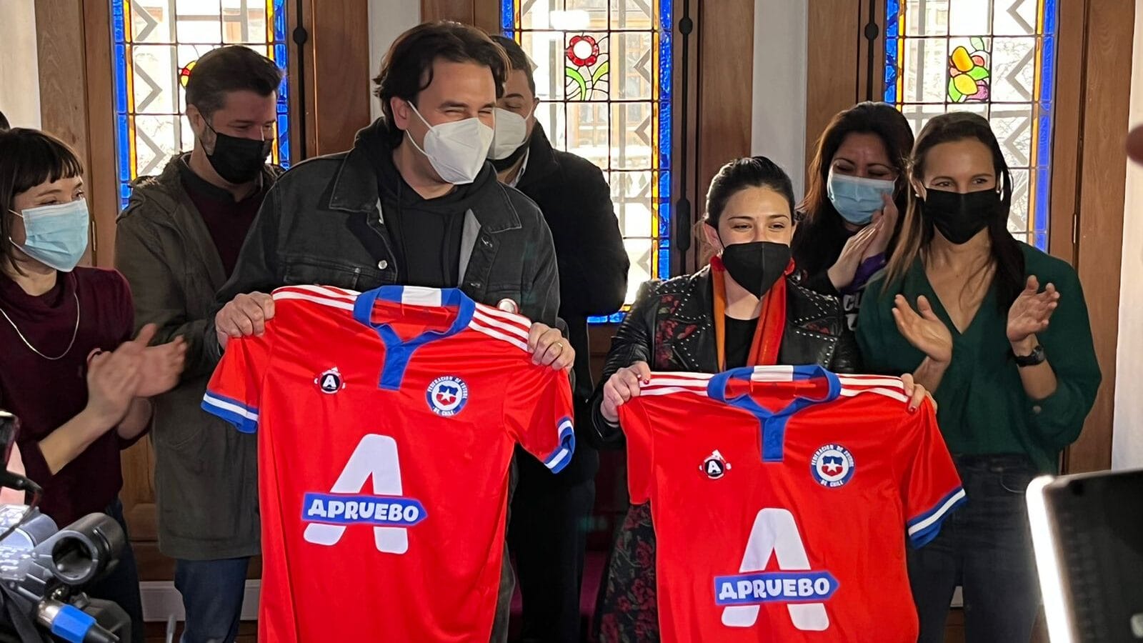 La ANFP condenó el uso de camiseta de la Selección Chilena en actividad del Apruebo