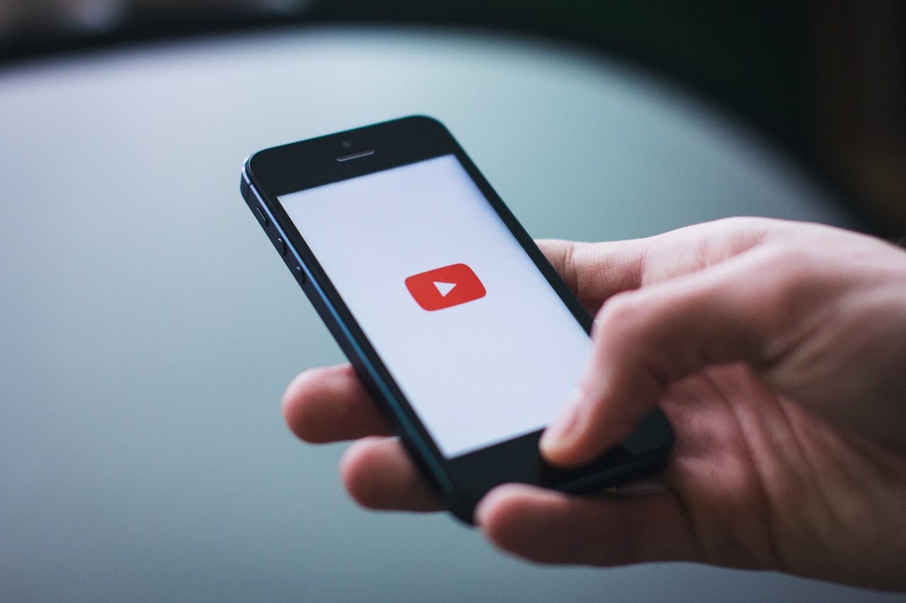 YouTube bajará videos que tengan información falsa acerca del aborto
