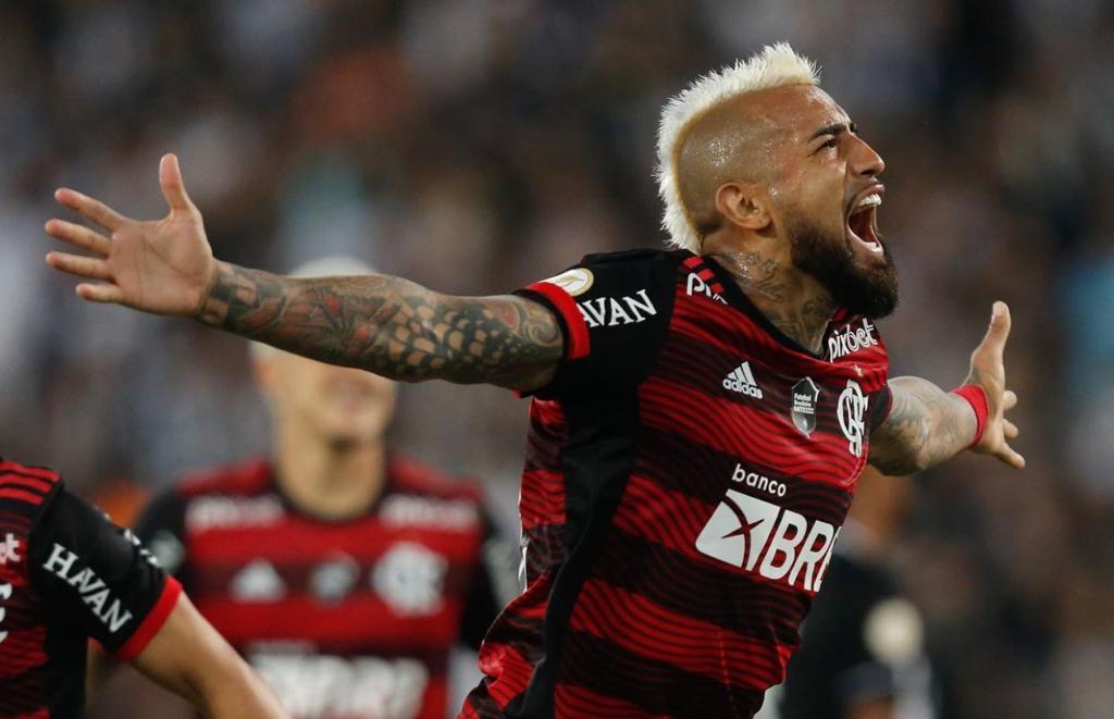 Vidal sigue sumando títulos a su vitrina: Aumentó su ventaja con Bravo