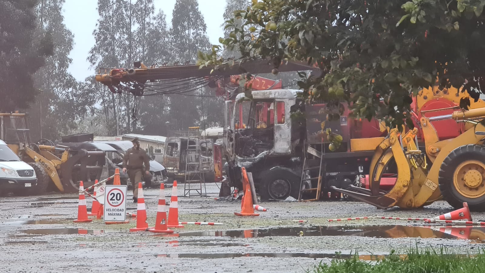 “Lo encañonaron con un fusil”: Trabajadores relataron violento ataque incendiario en Arauco