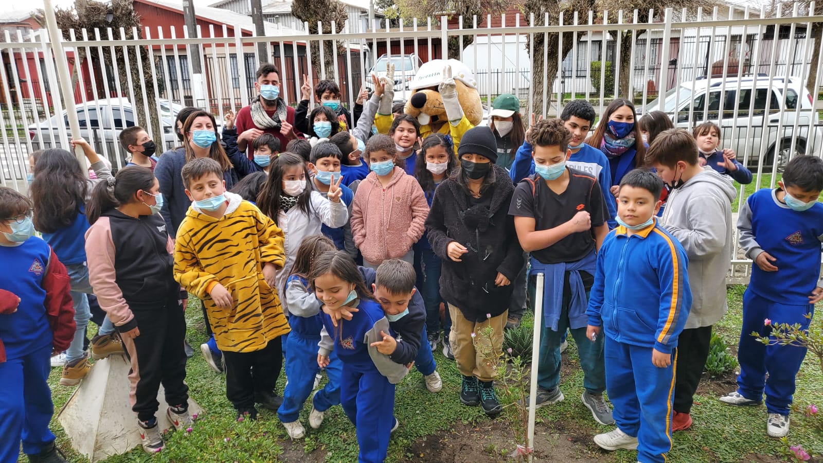 CONAF visitó a participantes de programa 4 a 7 de SernamEG con entretenida actividad ecológica