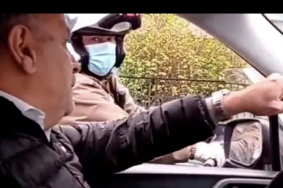 Redes estallan por polémico video donde carabinero apoya campaña del Rechazo: “Salió para todo Chile”