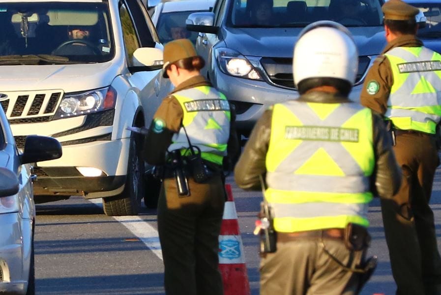 Editorial: Carabineros no debe hacerse cargo de la seguridad de los espectáculos privados