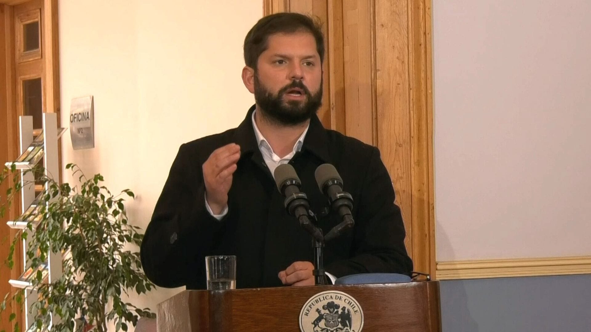 Desmienten supuesto colapso nervioso que habría dejado internado al presidente Boric