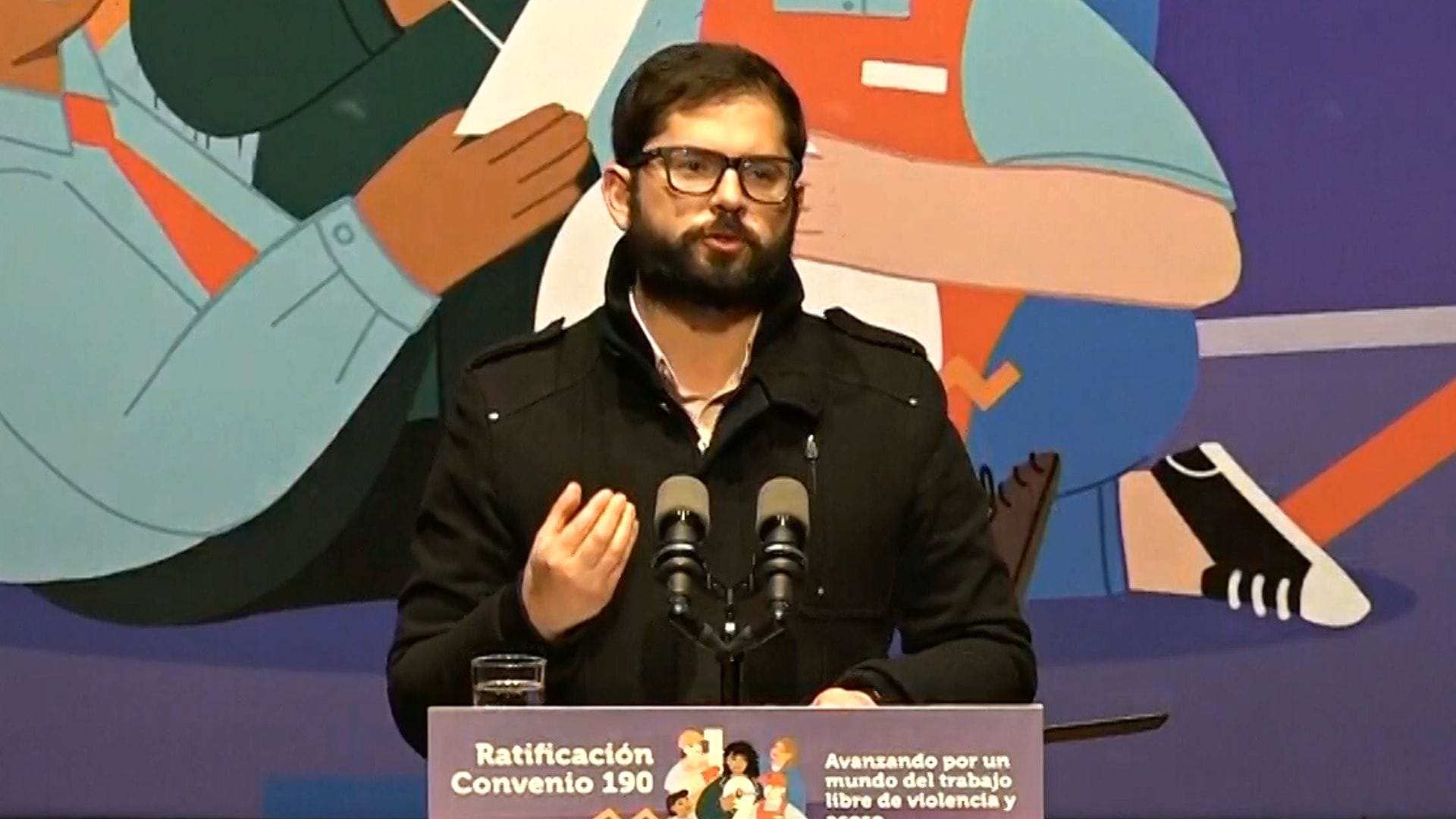 “Volvamos a escuchar a quien piensa distinto”: Boric luego de “actos inaceptables” en Valparaíso y Santiago