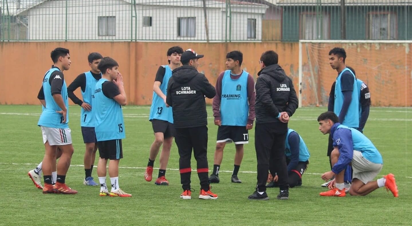 Lota Schwager busca dar vuelta la página con el equipo de novatos