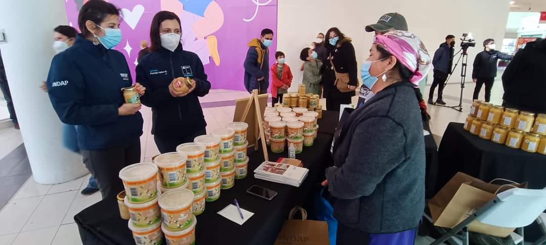 Apicultores lograron éxito de ventas en Mercado Campesino de la Miel en Biobío