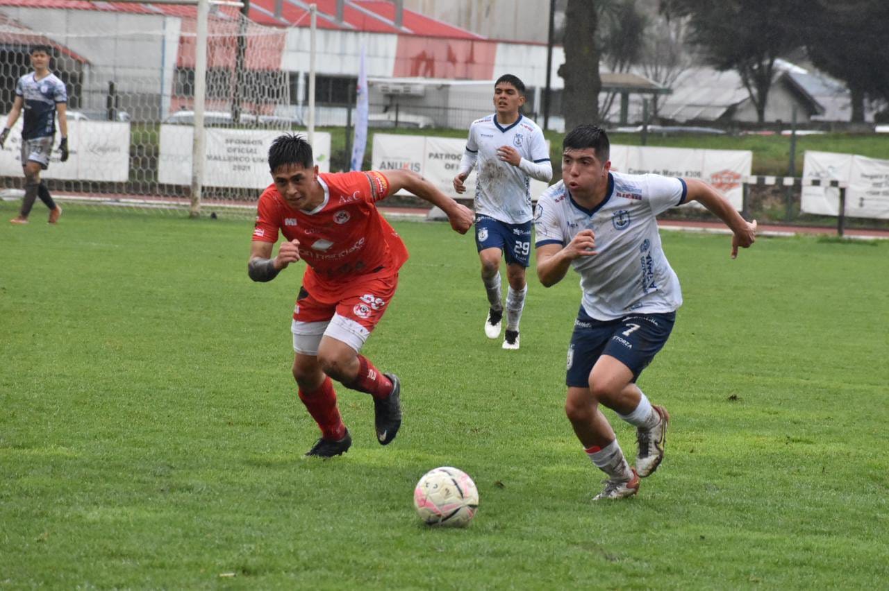 Naval sigue en caída libre y el invicto ya es historia en la Tercera División
