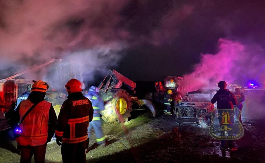 Inédito ataque incendiario en Región de O’Higgins: Destruyen camioneta y máquinas forestales