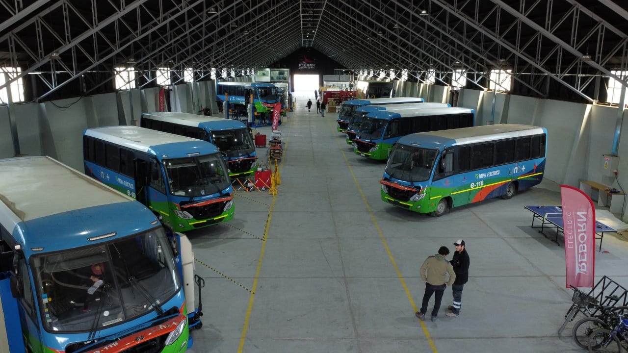 Más de 150 buses eléctricos comenzarán a transportar a personal de Codelco