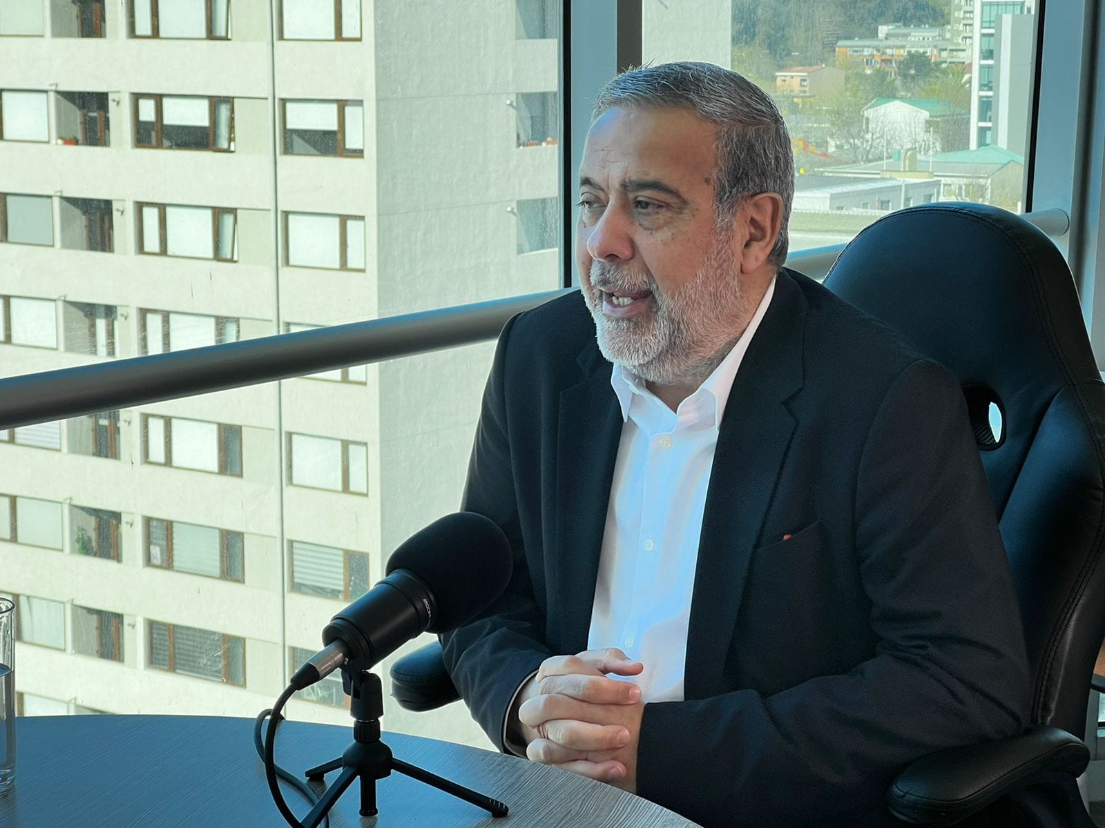 Nefrólogo Hospital Higueras Dr. Carlos Zúñiga: “es éticamente impresentable que exista una sola Unidad de Cuidados Avanzados Renales en todo el país”