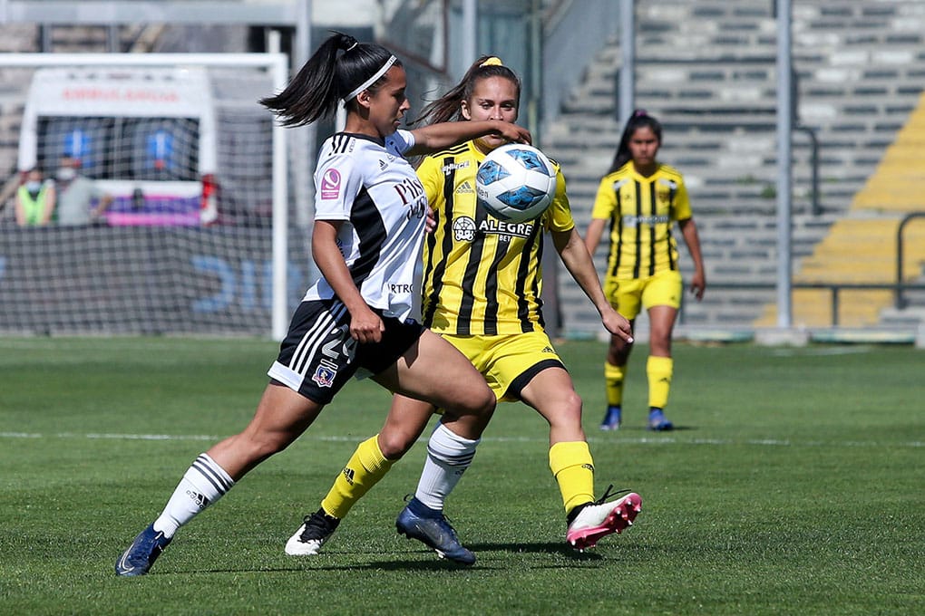 Fernández Vial empezó de la peor forma su camino en la fase final del Fútbol Femenino