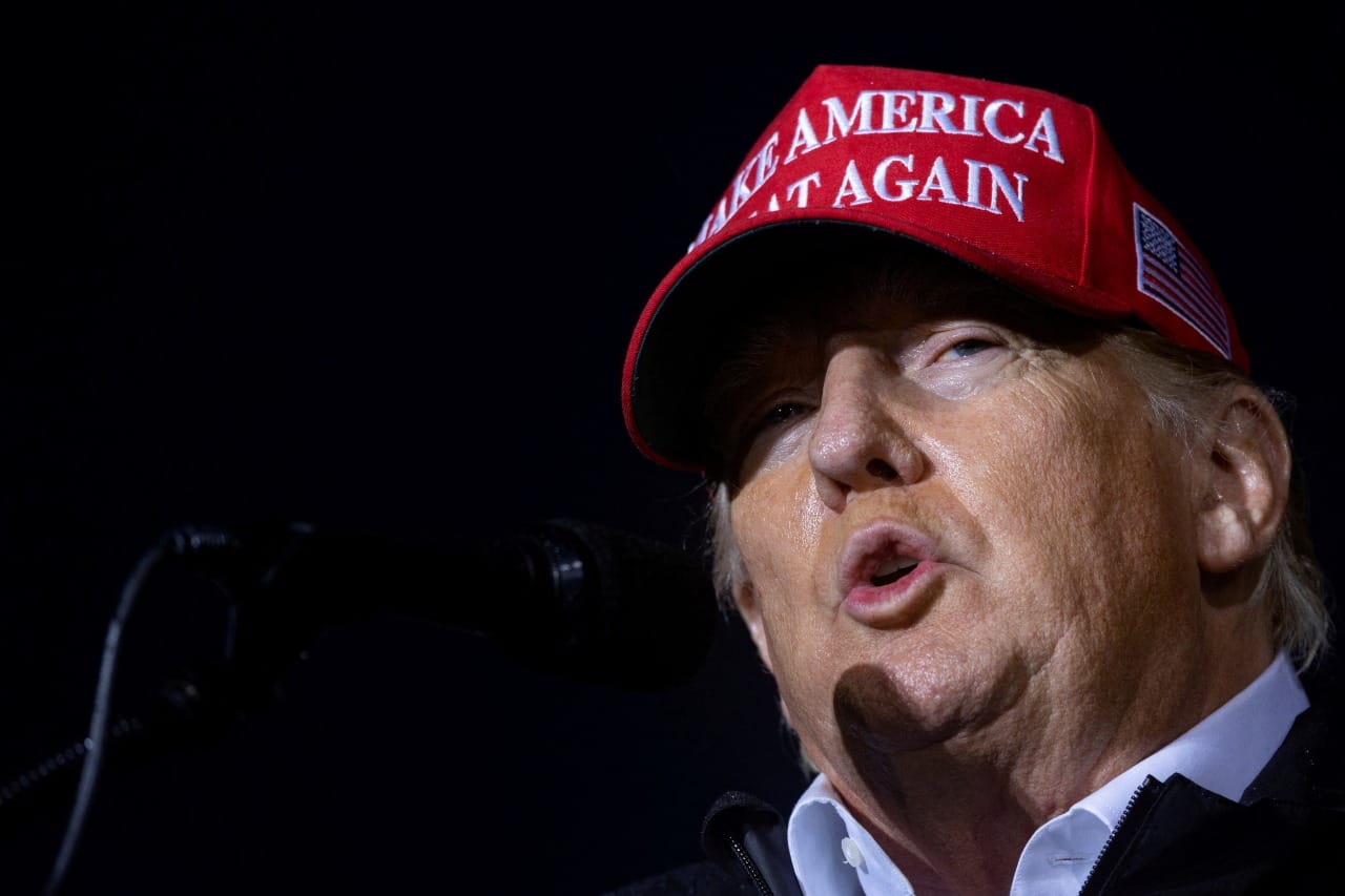 Documentos clasificados “altamente secretos” fueron retirados en allanamiento a casa de Donald Trump