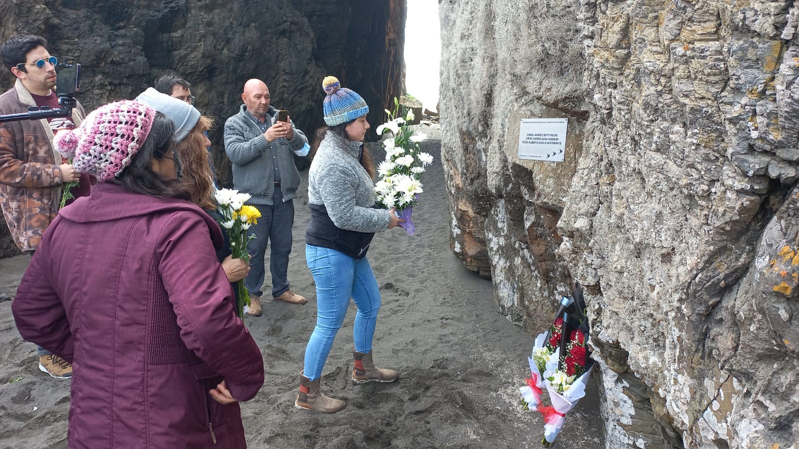 Familias conmemoran un año de la desaparición de un penquista y sus dos amigos en Cobquecura
