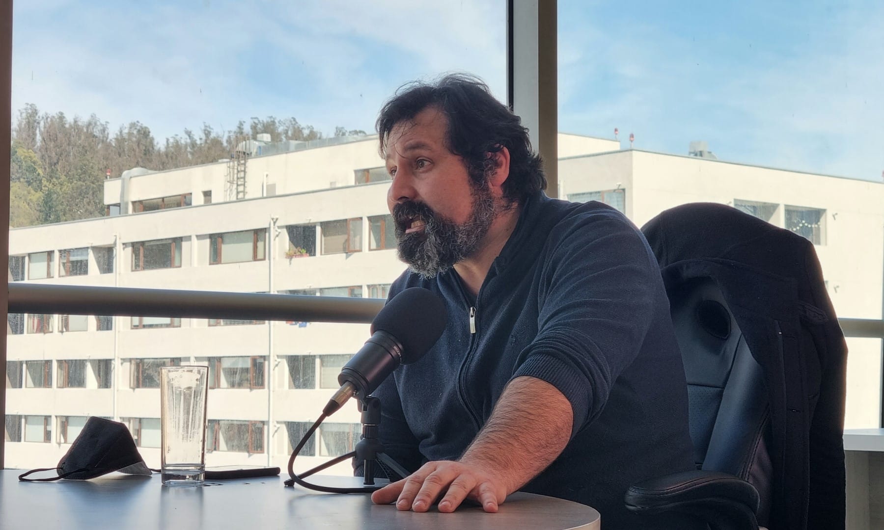 Ex constituyente Andrés Cruz: “No fuimos capaces de frenar los discursos rabiosos dentro de la Convención”