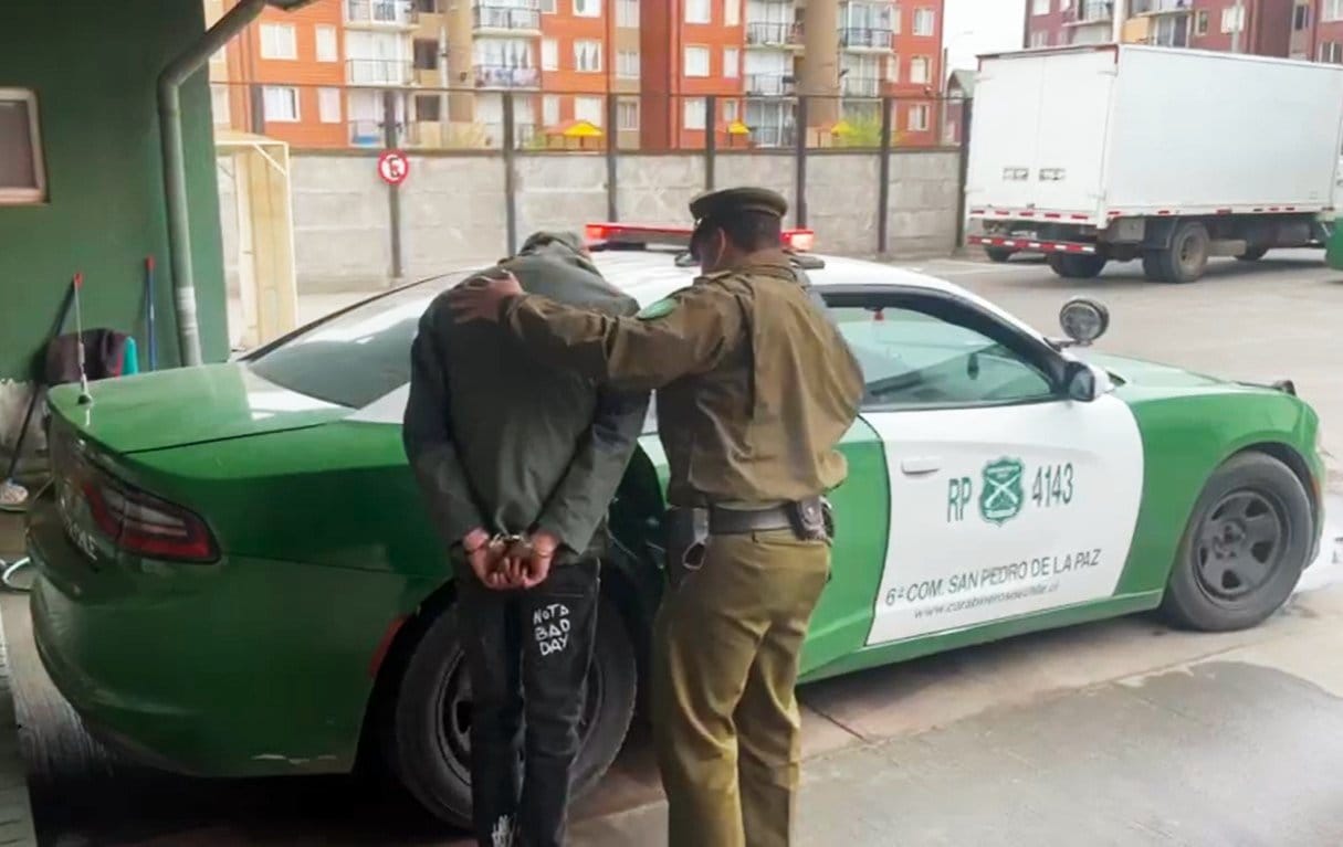 Detienen a sujetos con amplio prontuario que se movilizaban en auto robado por San Pedro de la Paz