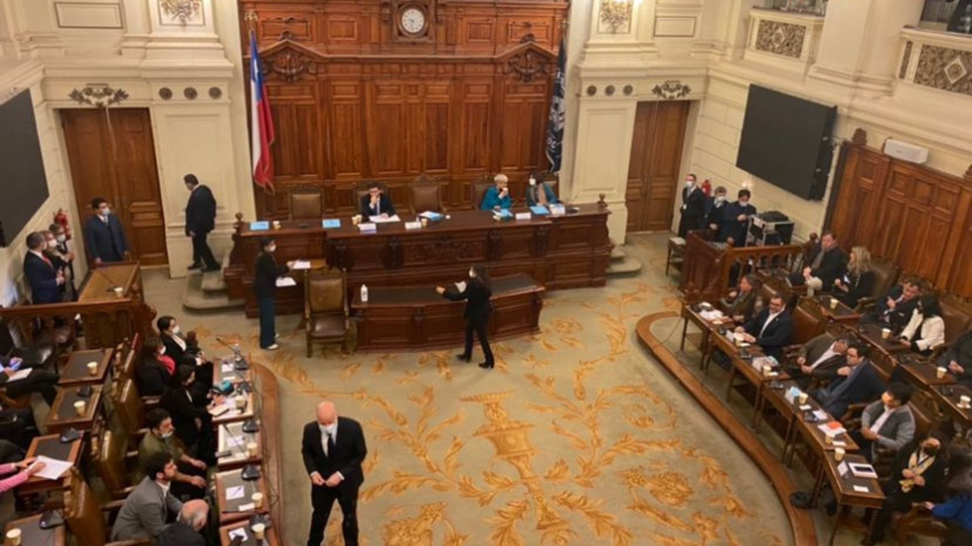 Partidos acuerdan reanudar proceso constitucional con una comisión de expertos que acompañe al órgano 100% electo