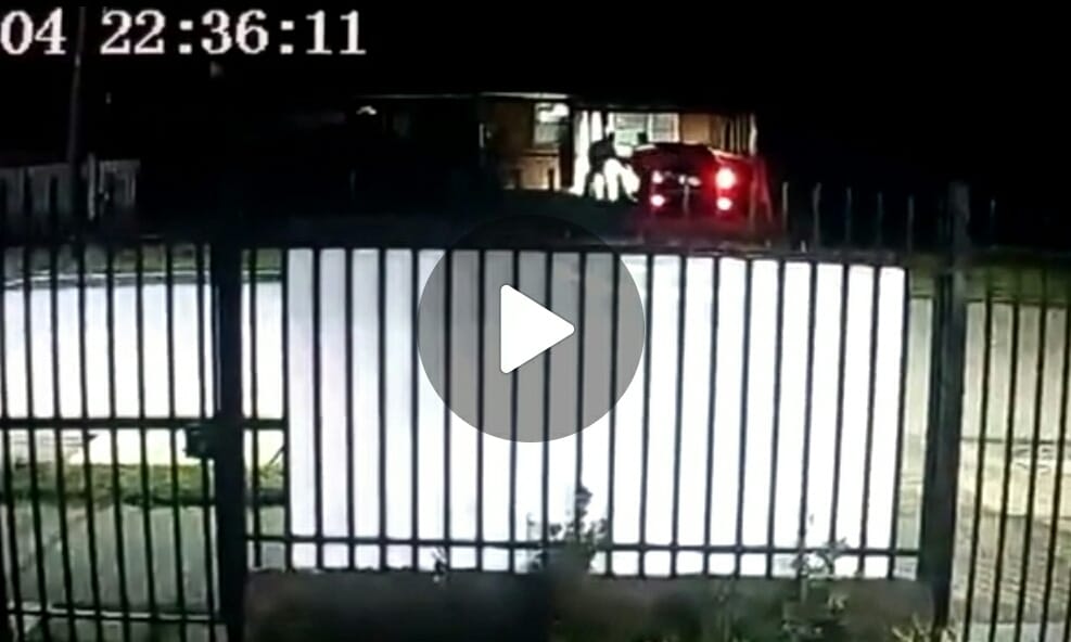 Captan violento portonazo del que fue víctima una mujer en San Pedro de la Paz