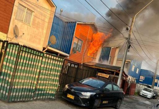 Incendio afecta a dos viviendas del sector Gaete de Talcahuano