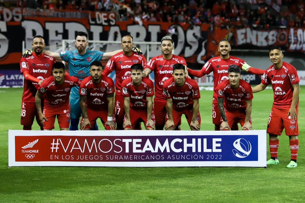 Sebastián Roco encaró por redes a crack de Ñublense tras agresión a su hijo en Huachipato