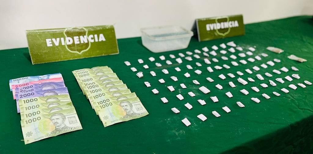 Detienen a hombre por microtráfico en San Pedro de la Paz: Incautan pasta base, marihuana y dinero