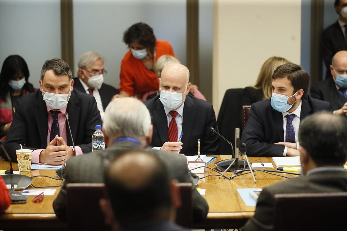 Este lunes se reúnen líderes de partidos para seguir debate sobre nuevo proceso constituyente