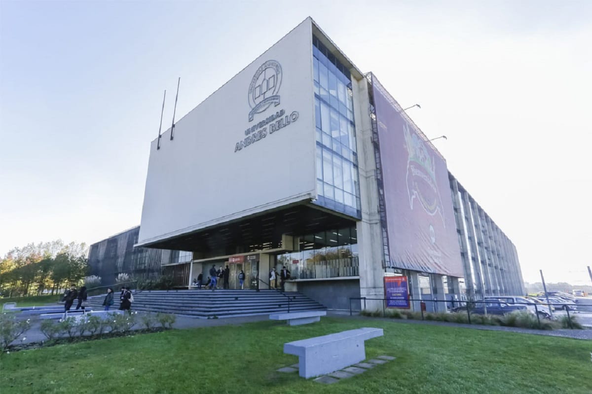 UNAB Concepción se querella contra estudiantes por sabotaje informático y suplantación de identidad en evaluación