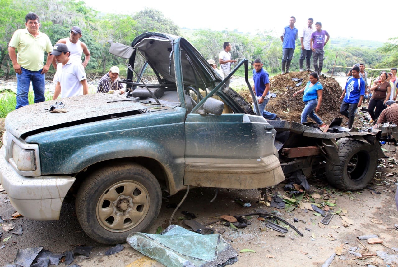 Siete policías muertos tras primer ataque explosivo en Colombia desde que asumió Petro