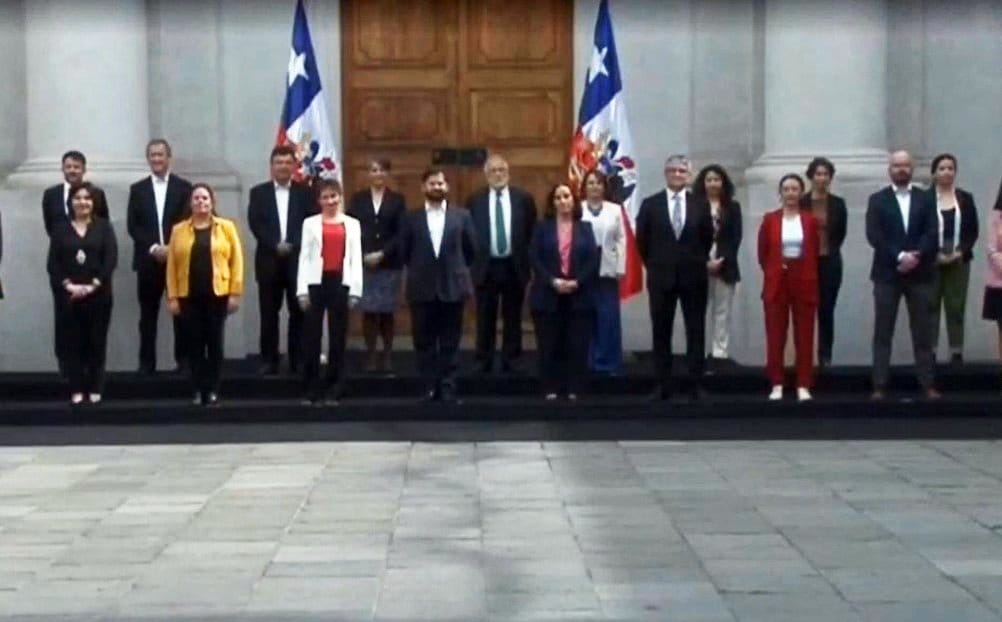 Editorial: “Los errores administrativos que complicaron innecesariamente el cambio de gabinete”