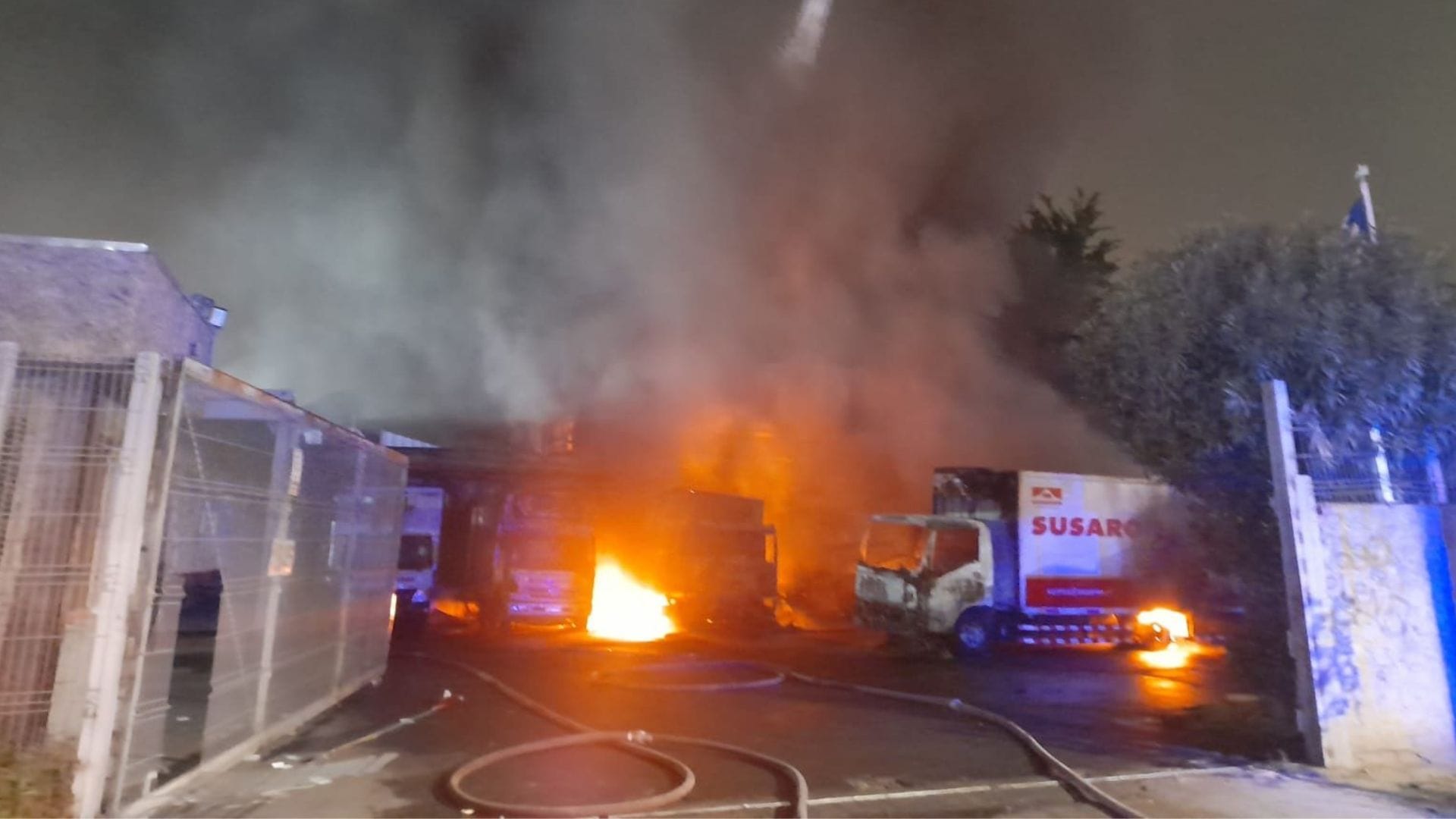 Organización animalista habría causado incendio en empresa de carne en Quilicura