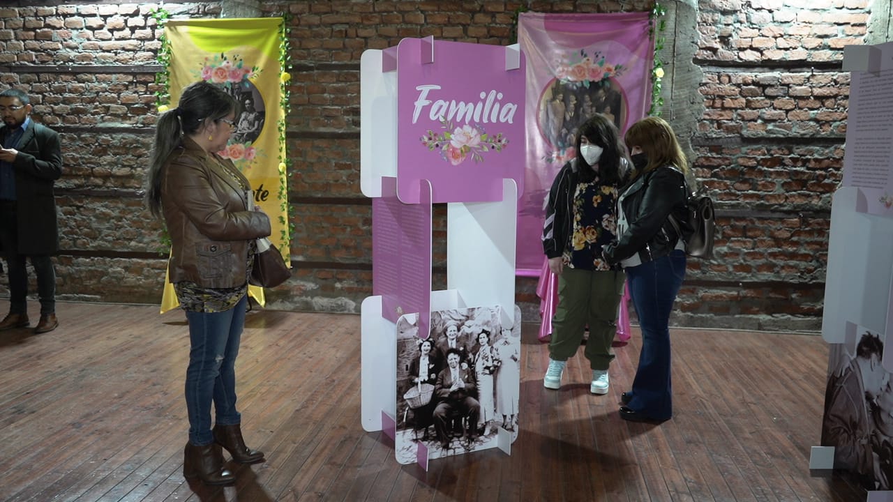 Innovadora foto exposición modular rinde homenaje a Frida Kahlo en el Gran Concepción