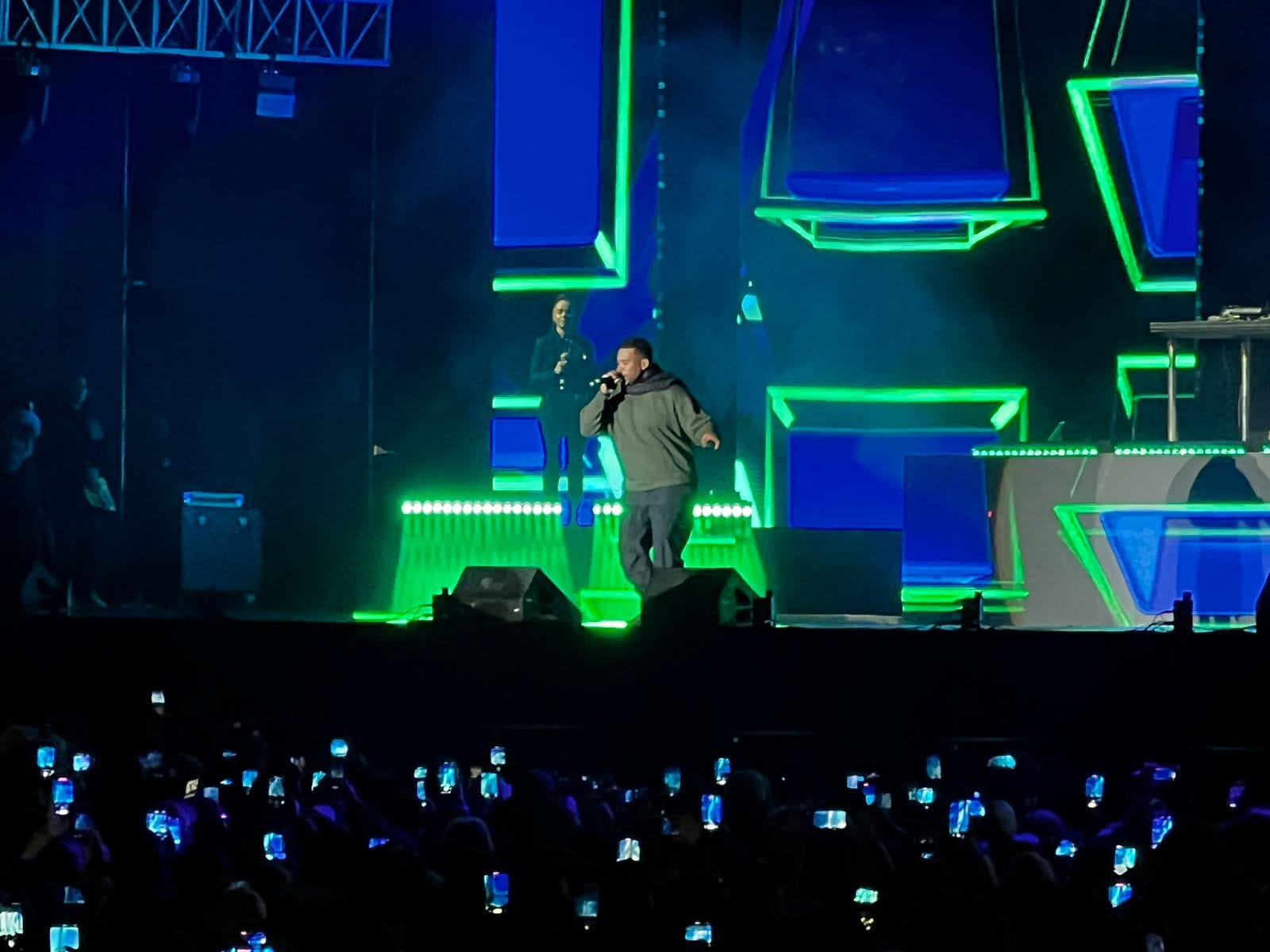 Don Omar sacó casi todos sus éxitos en Concepción: Fanáticos quedaron con las ganas de El Señor de la Noche