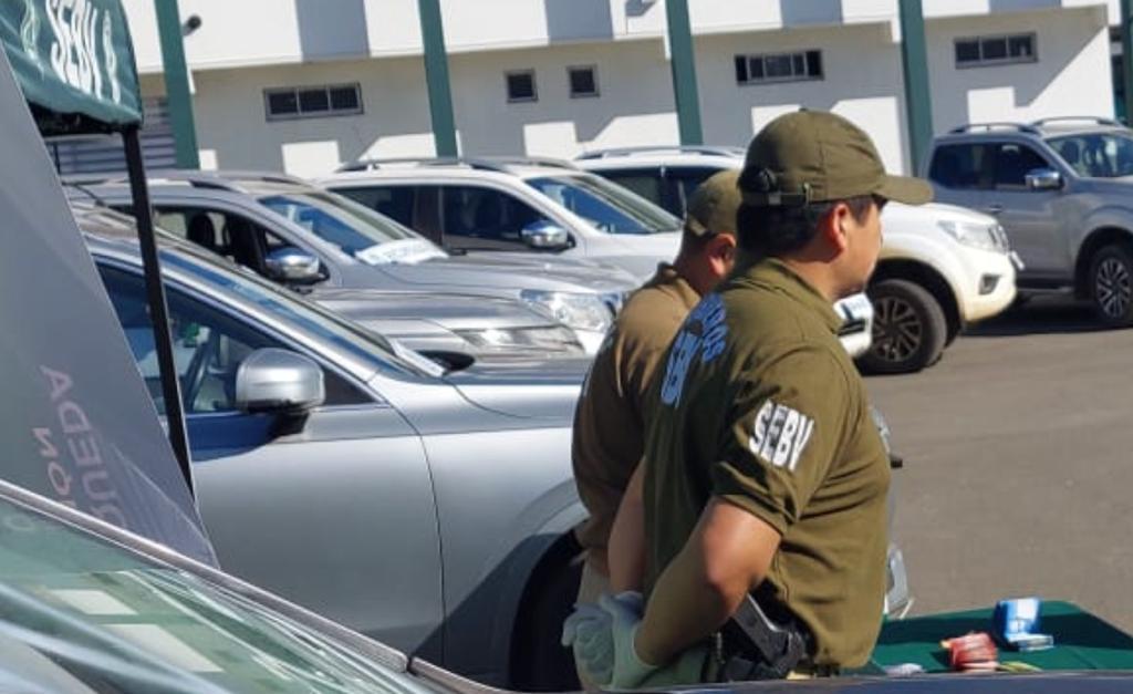 Ocho sujetos quedan en prisión preventiva tras ser sorprendidos vendiendo vehículos robados en Concepción y Santiago