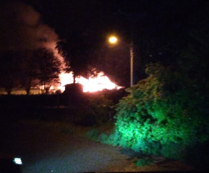Una bodega y un corralón quemados dejó ataque incendiario en Cañete: Es la segunda vez que atacan el predio
