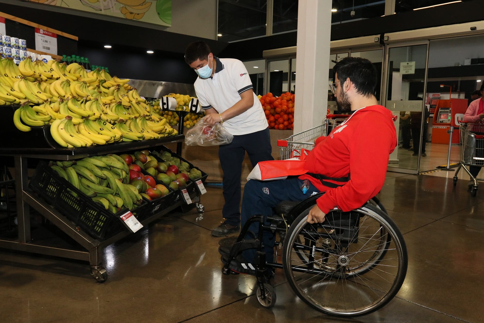 Colaborador de San Pedro de la Paz crea sistema para ayudar a personas con discapacidad en sus compras