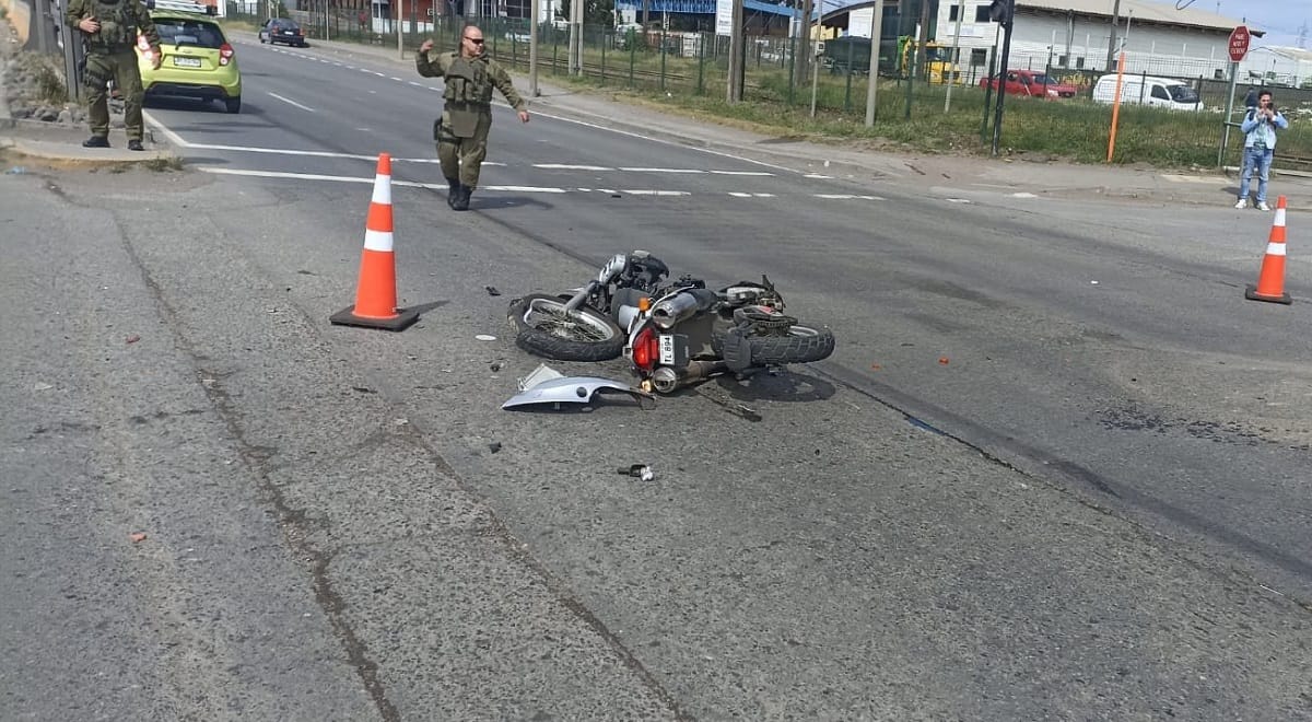 Carabinero de civil murió tras ser impactado por camión en San Pedro de la Paz: Viajaba en moto