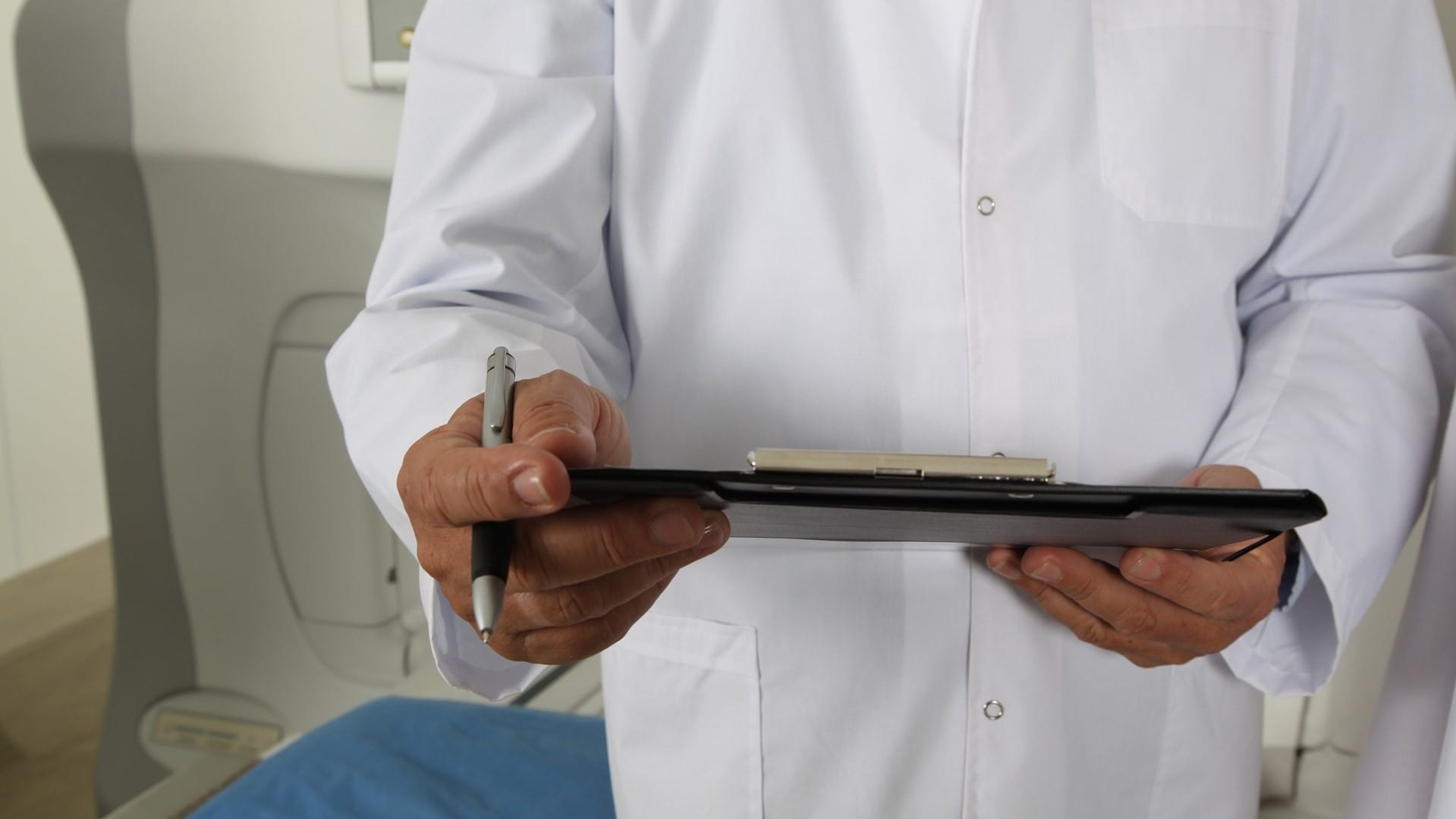 Médico fue condenado a seis años de cárcel por abusar sexualmente de cuatro pacientes