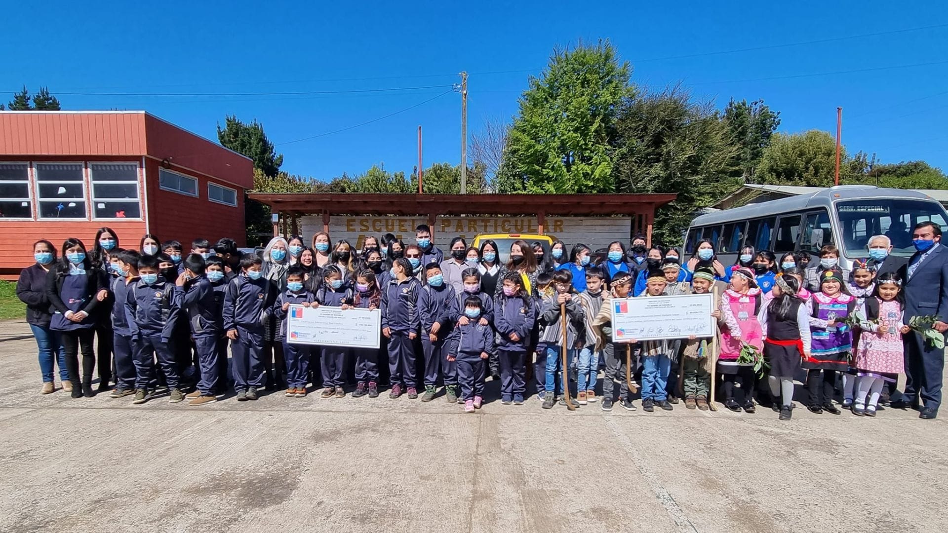 Establecimientos educacionales de Tirúa y Lebu reciben fondos para mejorar infraestructura