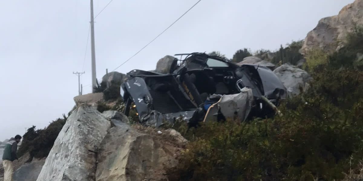 Camioneta volcó y carabinero murió tras el impacto: Vehículo tenía encargo por robo